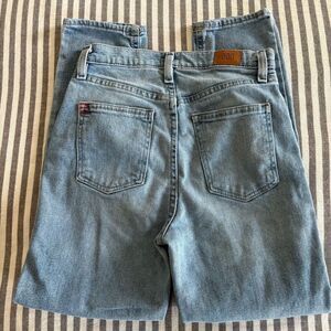 BDG Girlfriend High-Rise Cropped High Waist Jeans Size 26